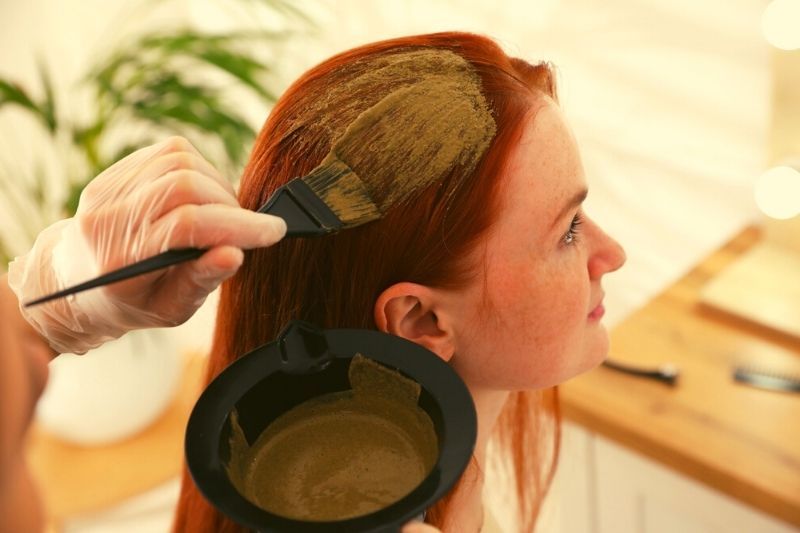 How Long Should You Leave Henna on Red Hair?